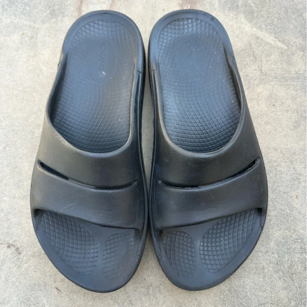 Oofos Ooahh Comfort Slide Women's Size 10 Men's Size 8 Black Recovery Sandals